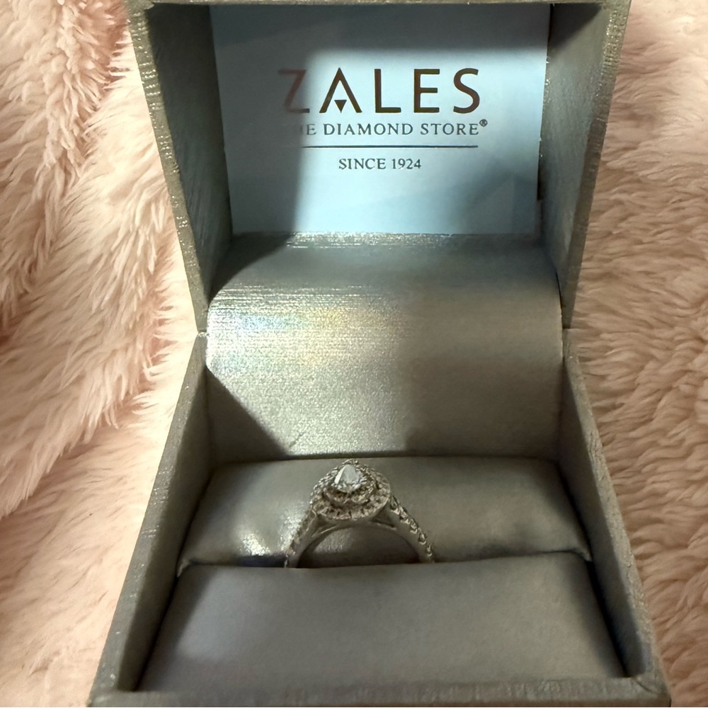Zales White Gold Teardrop Halo Ring - Picture 4 of 7